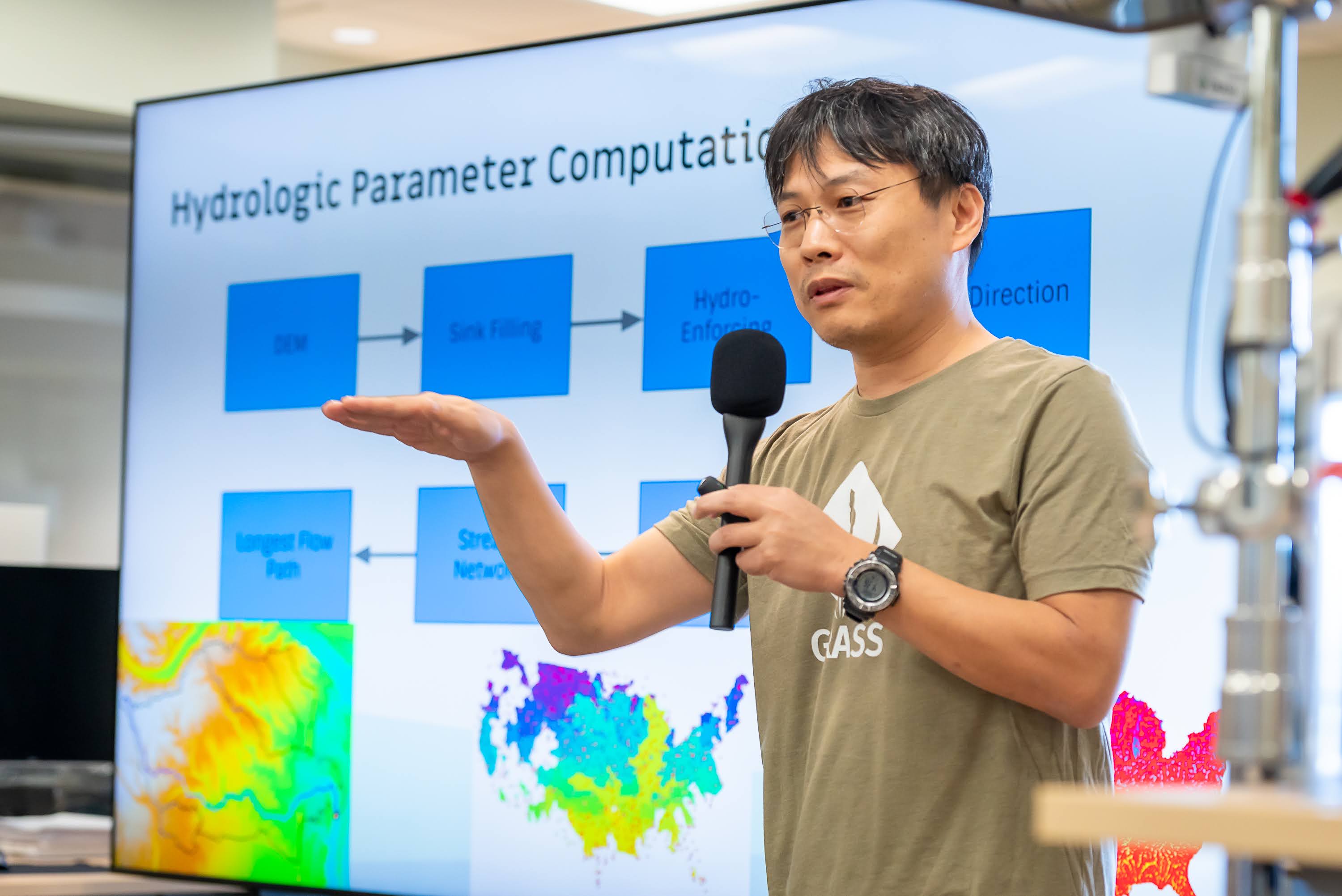 Huidae Cho presenting on hydrologic parameter computation at the 2025 GRASS Developer Summit